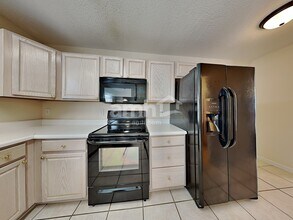 2911 Firethorn Dr in High Point, NC - Building Photo - Building Photo