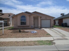 5700 Rick Husband Dr in El Paso, TX - Building Photo