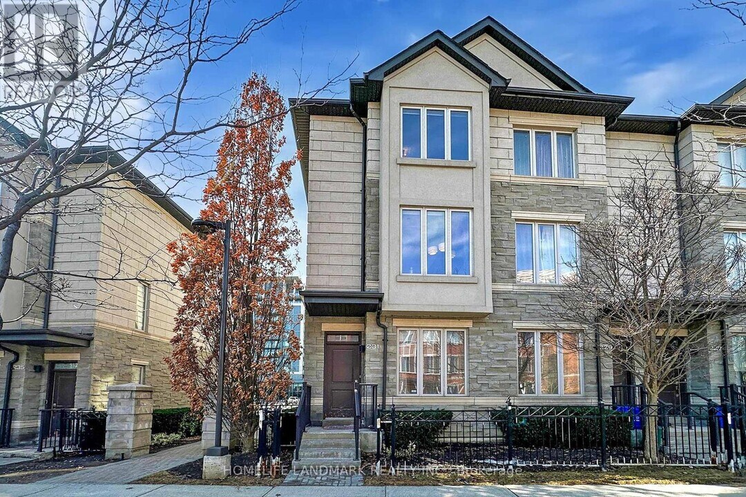 231 South Park Rd in Markham, ON - Building Photo