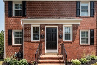 819 Weedon St in Fredericksburg, VA - Foto de edificio - Building Photo