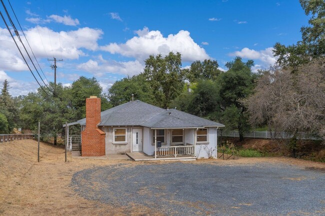 300 State Highway 49 in Sutter Creek, CA - Building Photo - Building Photo