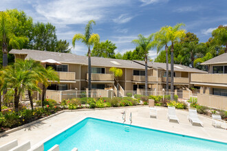 Aloma Apartments in Laguna Niguel, CA - Building Photo - Building Photo