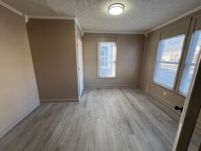 602 W Hanssler Pl in Peoria, IL - Building Photo - Building Photo