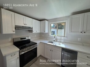 18851 Ashworth Ave N in Shoreline, WA - Building Photo - Building Photo