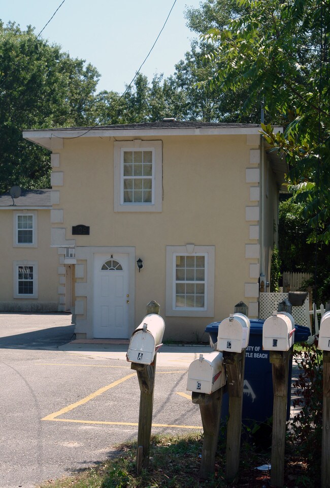 609 4th Ave N in Myrtle Beach, SC - Foto de edificio - Building Photo
