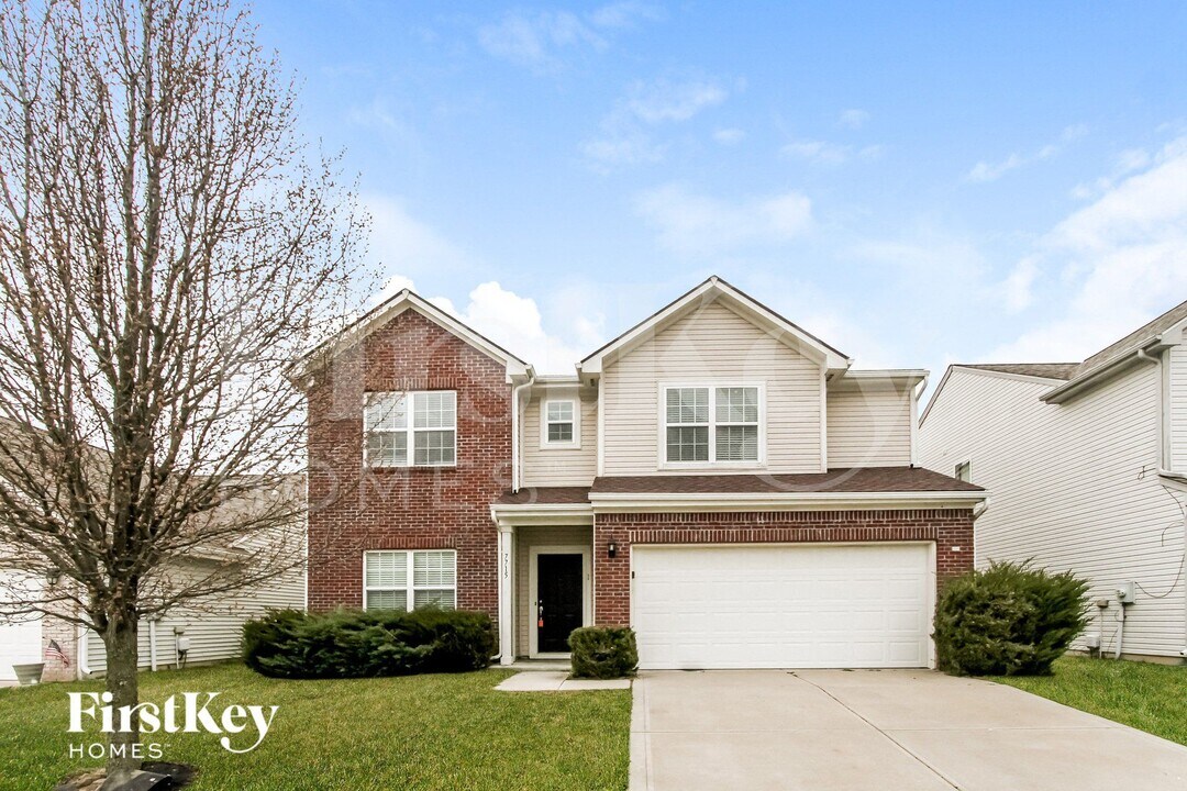 7715 Firecrest Ln in Indianapolis, IN - Foto de edificio