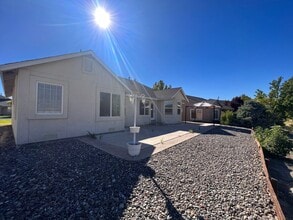 726 Divot Dr in Fernley, NV - Building Photo - Building Photo