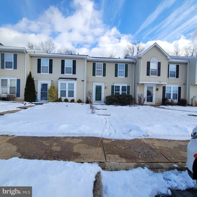 953 Lynham Ct