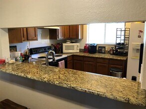 808 Rock Creek Dr in Euless, TX - Building Photo - Building Photo