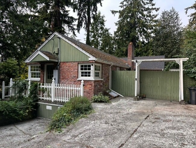 1600 Blodgett Rd in Mount Vernon, WA - Building Photo - Building Photo