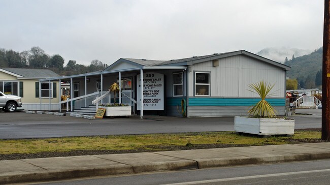 Shadow Ranch Mobile Park in Roseburg, OR - Building Photo - Building Photo