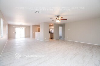 1039 E Desert Moon Trail in San Tan Valley, AZ - Foto de edificio - Building Photo