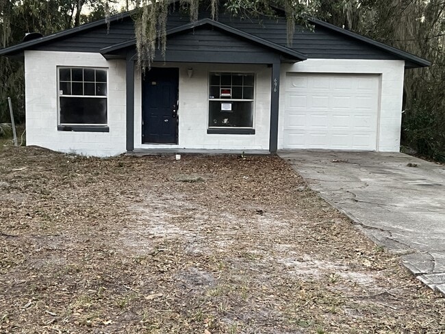 property at 696 Kilgore St