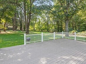 920 Redding Rd in Fairfield, CT - Building Photo - Building Photo