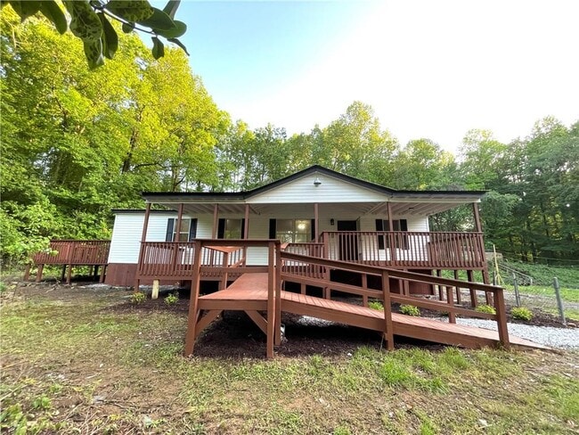 property at 19 Dawson Forest Rd W