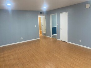 645 W Paradise Ave in Visalia, CA - Building Photo - Building Photo