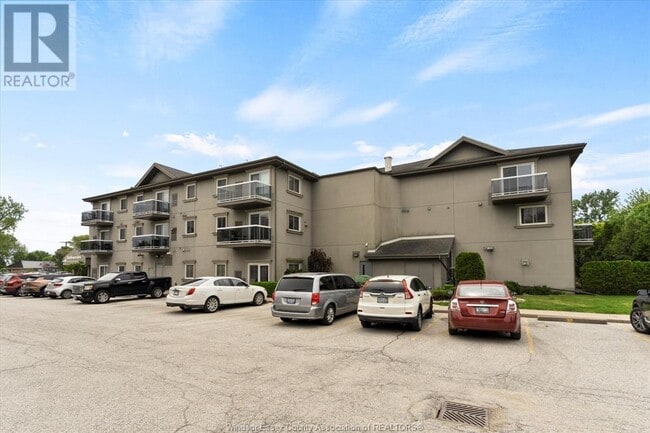 44 Robson Rd in Leamington, ON - Building Photo - Building Photo