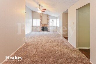 6316 Porterway Dr, Unit C-334 in Houston, TX - Building Photo - Building Photo