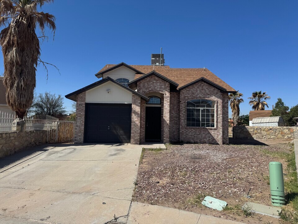 9024 Soapberry Way in El Paso, TX - Building Photo