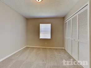 2005 Helm Ln in Valrico, FL - Building Photo - Building Photo