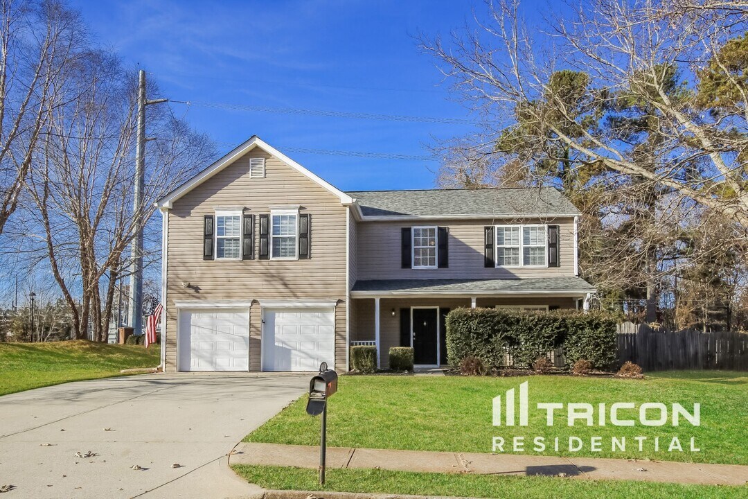 13 Red Maple Way in Dallas, GA - Building Photo
