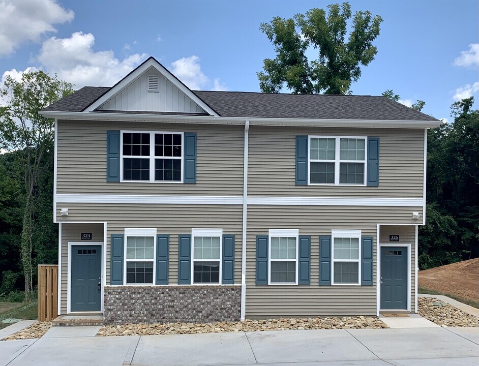 324 Bogle St in Maryville, TN - Building Photo