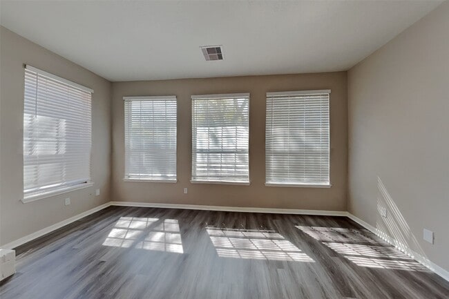 property at 814 Hyacinth Pl