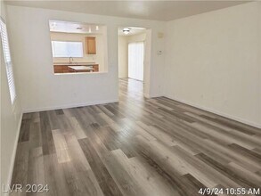 5023 Volcanic Rock Ln in Las Vegas, NV - Building Photo - Building Photo