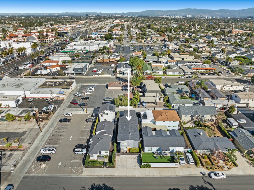 122 Magnolia St in Costa Mesa, CA - Building Photo