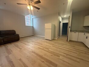 41-43 Central St in Haverhill, NH - Foto de edificio - Building Photo