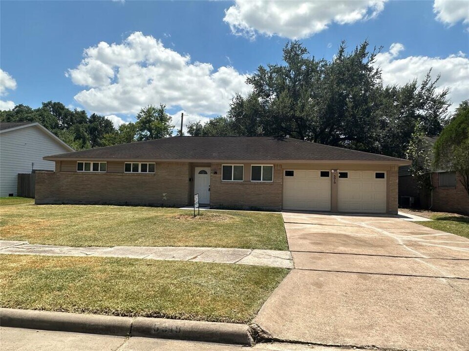 5919 Ludington Dr in Houston, TX - Building Photo