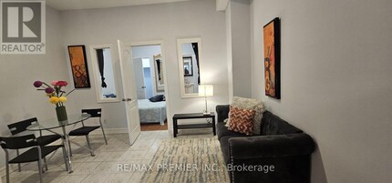 103-1643 ST CLAIR Ave in Toronto, ON - Building Photo - Building Photo