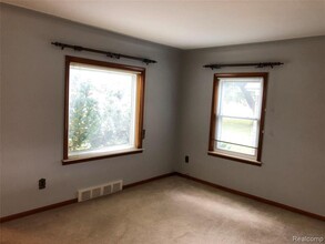 2111 W 14 Mile Rd in Royal Oak, MI - Building Photo - Building Photo