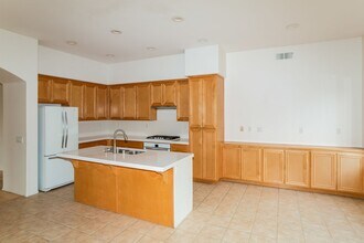 771 Dry Creek Dr in Chula Vista, CA - Building Photo - Building Photo