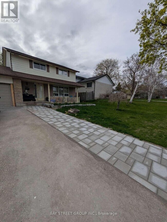 892 Carnaby Crescent in Oshawa, ON - Building Photo - Building Photo