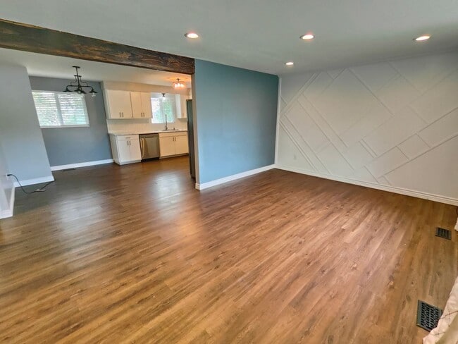 1121 W 2200 N in Layton, UT - Building Photo - Building Photo