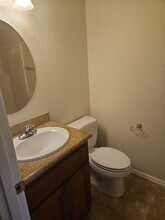 127 N Royal Ave in Eagle Point, OR - Building Photo - Building Photo