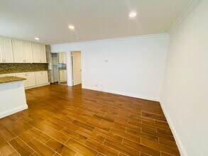 7517 Herschel Ave in San Diego, CA - Building Photo - Building Photo