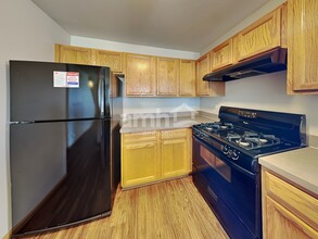 250 Wedgewood Cir in Lake In The Hills, IL - Building Photo - Building Photo