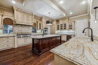 170 Plantation Rd in Houston, TX - Building Photo - Building Photo