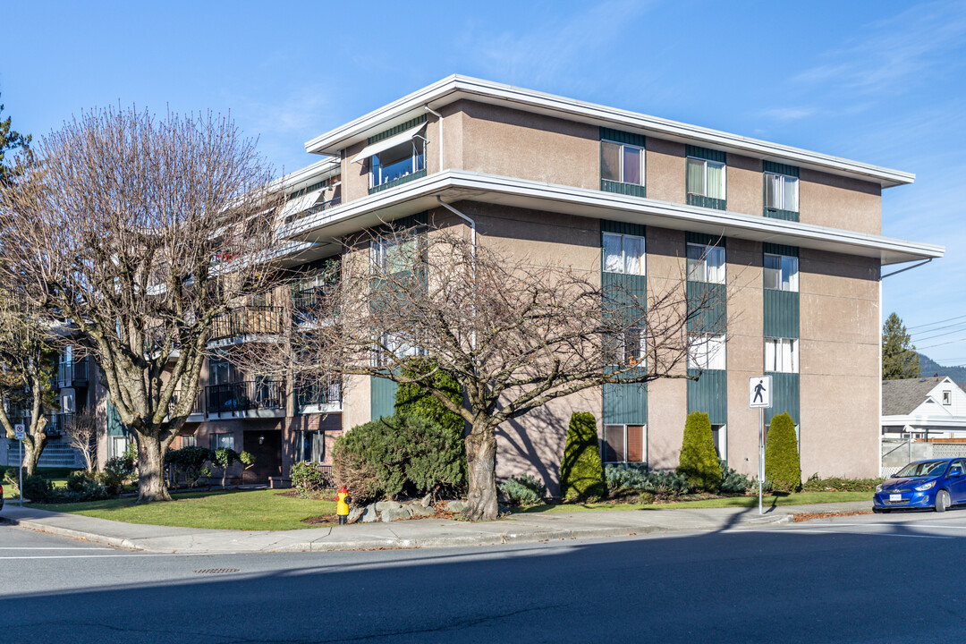 45699 Patten Ave in Chilliwack, BC - Building Photo