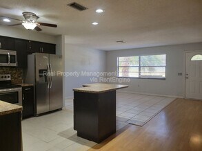12387 Seagate St in Spring Hill, FL - Building Photo - Building Photo