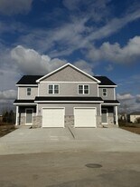 330 Cattail Ct in Genoa City, WI - Building Photo