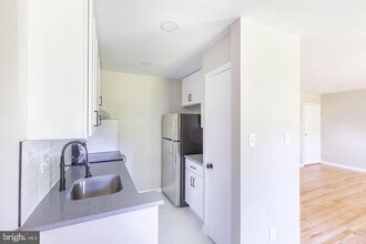 14698 Colchester Rd in Woodbridge, VA - Building Photo - Building Photo