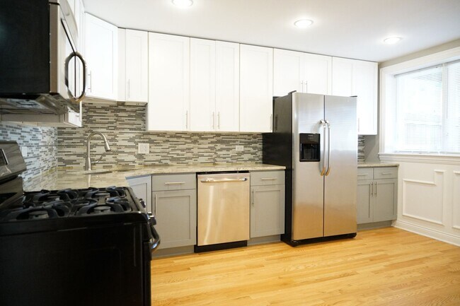 3322 N Troy St in Chicago, IL - Building Photo - Building Photo