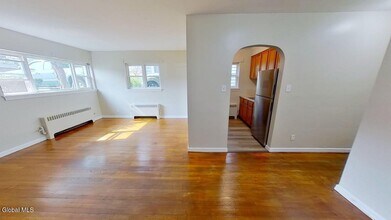 31 Parkwood St in Albany, NY - Foto de edificio - Building Photo