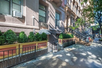 134 W 82nd St in New York, NY - Foto de edificio - Building Photo
