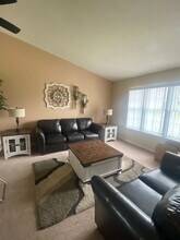100 Jonathan Way N in Red Lion, PA - Building Photo - Building Photo