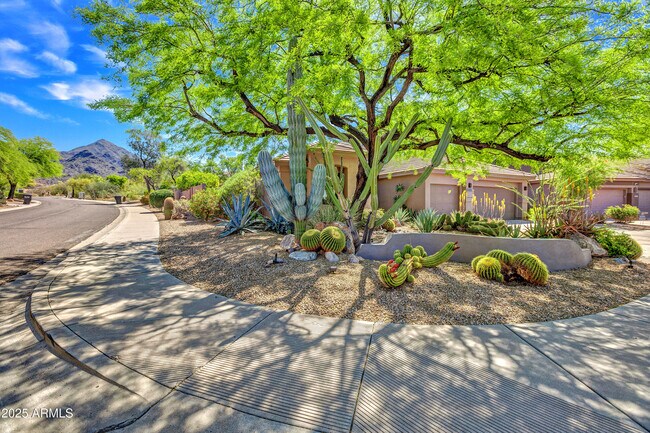 10655 E Acacia Dr in Scottsdale, AZ - Building Photo - Building Photo