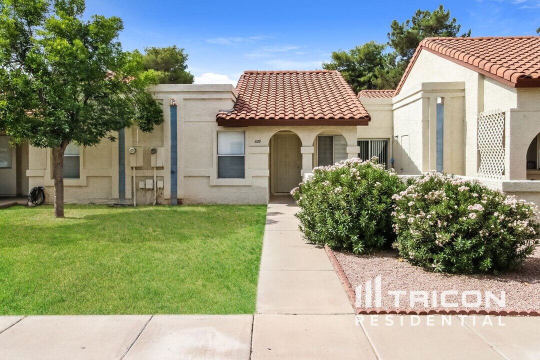 5136 E Evergreen St in Mesa, AZ - Building Photo